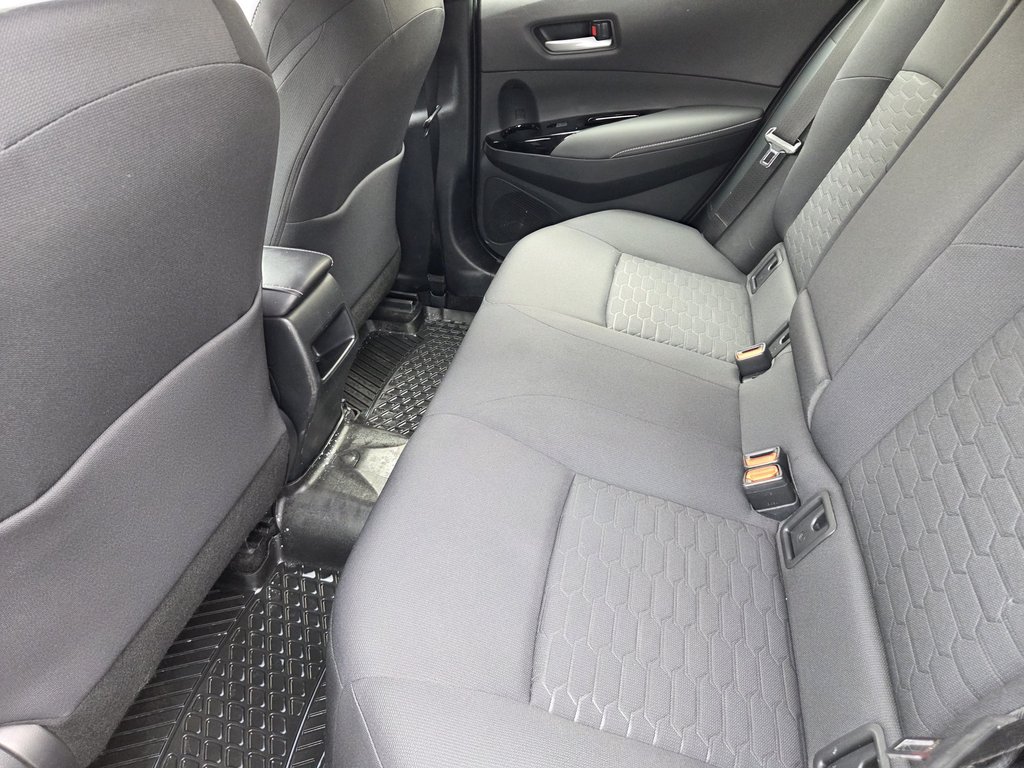 2021 Toyota Corolla Hatchback SE in Mont-Laurier, Quebec - 12 - w1024h768px