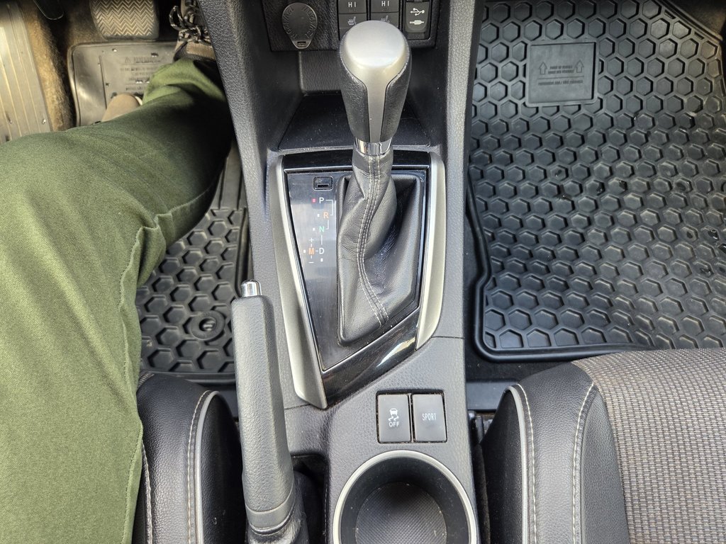 2016 Toyota Corolla SE in Mont-Laurier, Quebec - 16 - w1024h768px