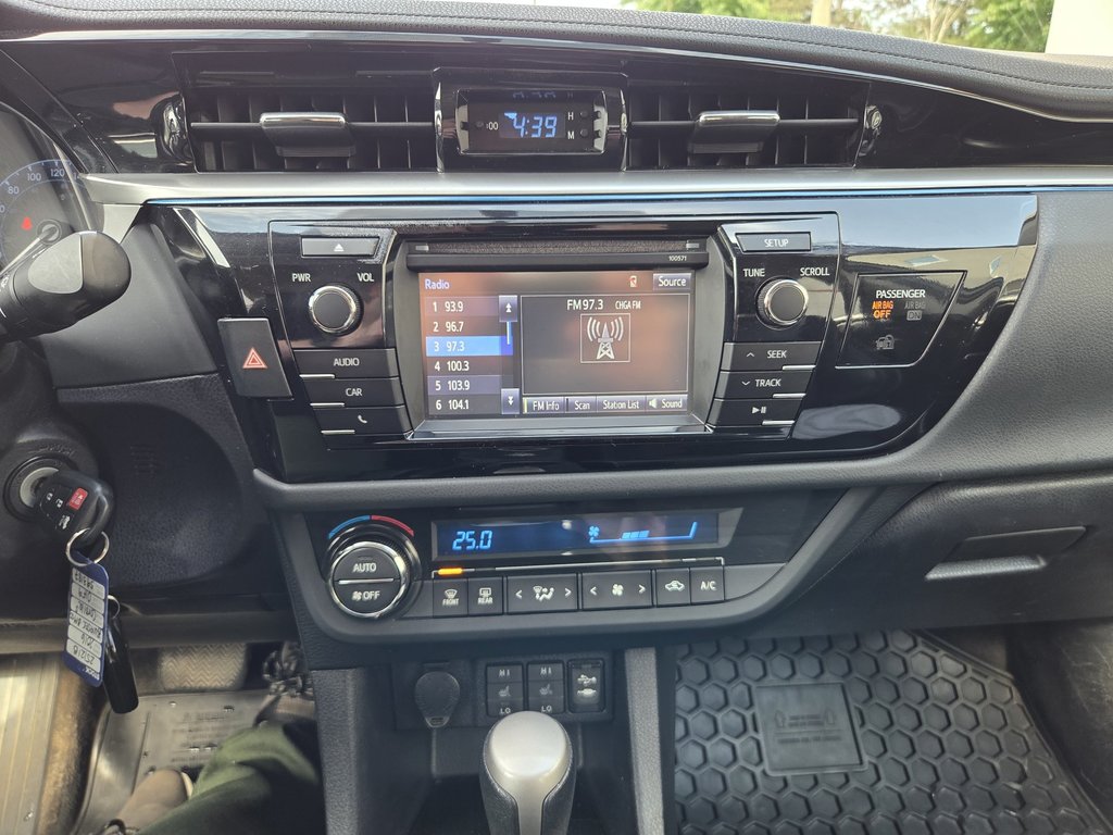 2016 Toyota Corolla SE in Mont-Laurier, Quebec - 17 - w1024h768px