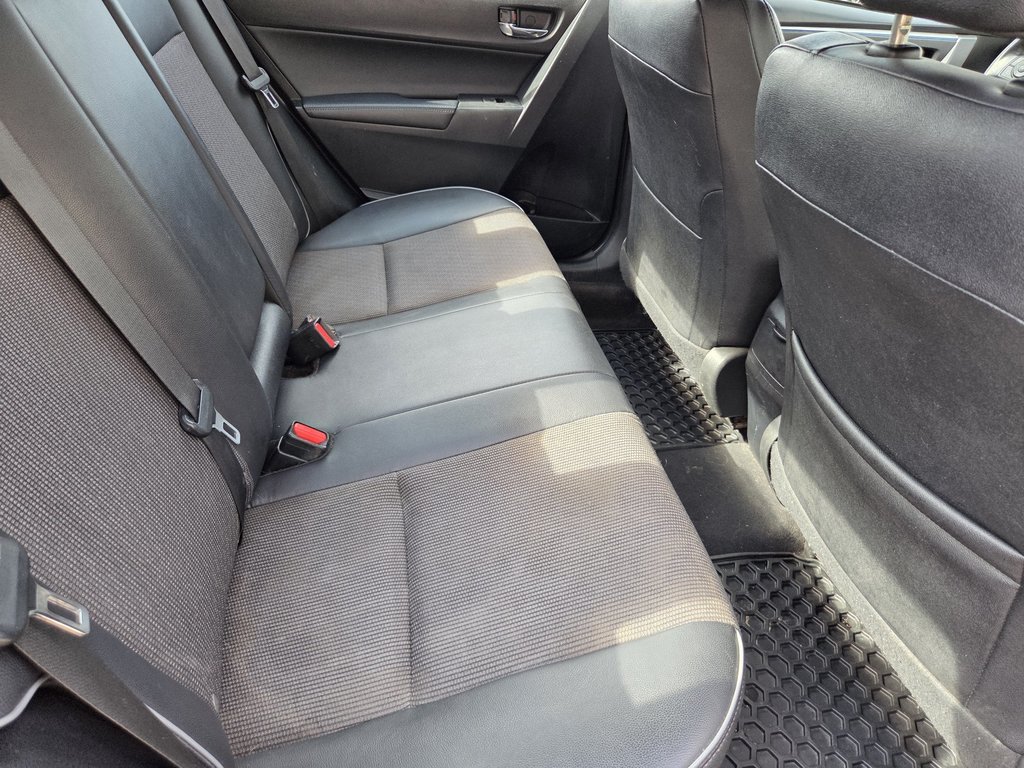 2016 Toyota Corolla SE in Mont-Laurier, Quebec - 14 - w1024h768px