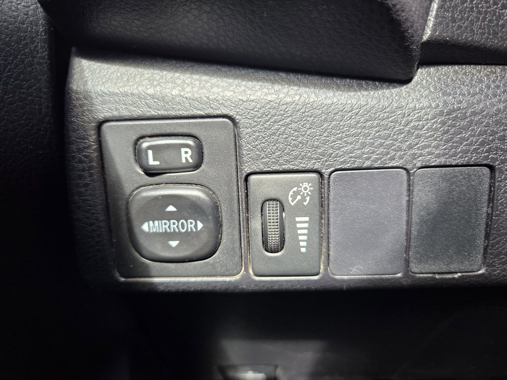 2016 Toyota Corolla SE in Mont-Laurier, Quebec - 15 - w1024h768px