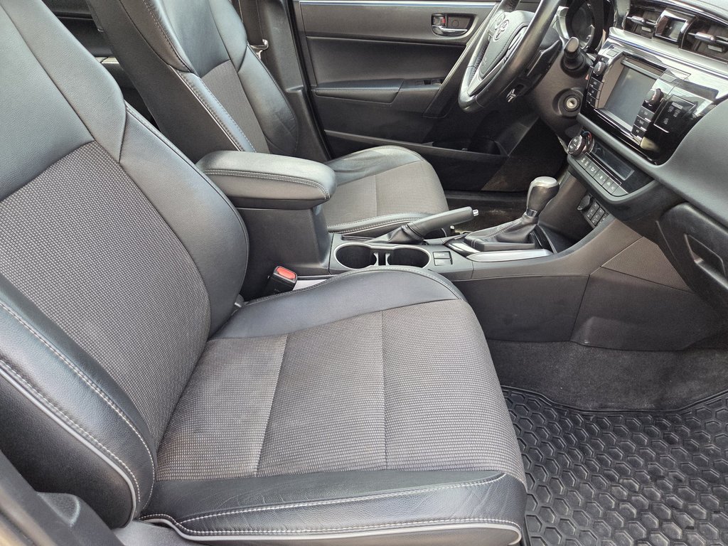 2016 Toyota Corolla SE in Mont-Laurier, Quebec - 12 - w1024h768px