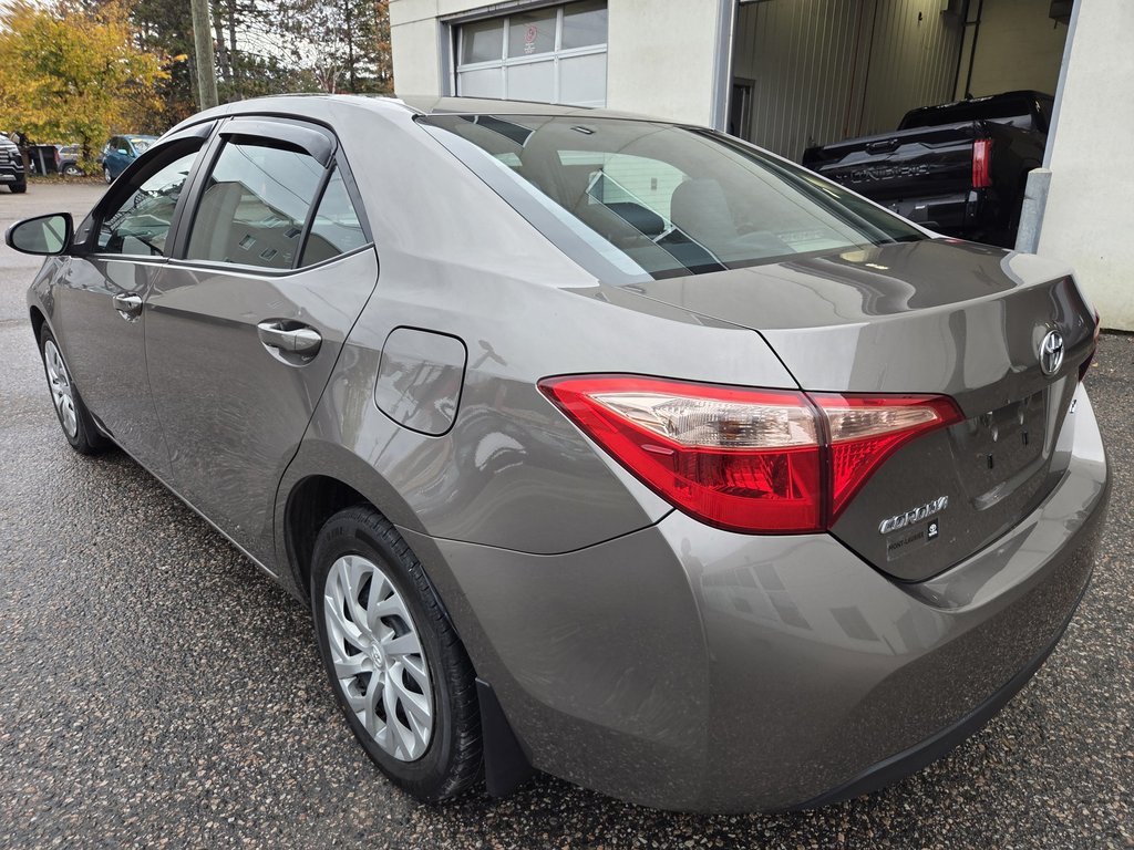 2018 Toyota Corolla LE (A/C) in Mont-Laurier, Quebec - 7 - w1024h768px