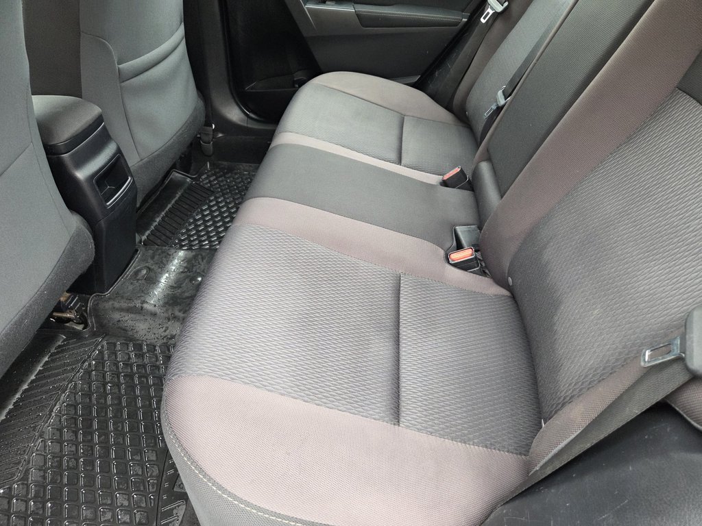 2018 Toyota Corolla LE (A/C) in Mont-Laurier, Quebec - 11 - w1024h768px