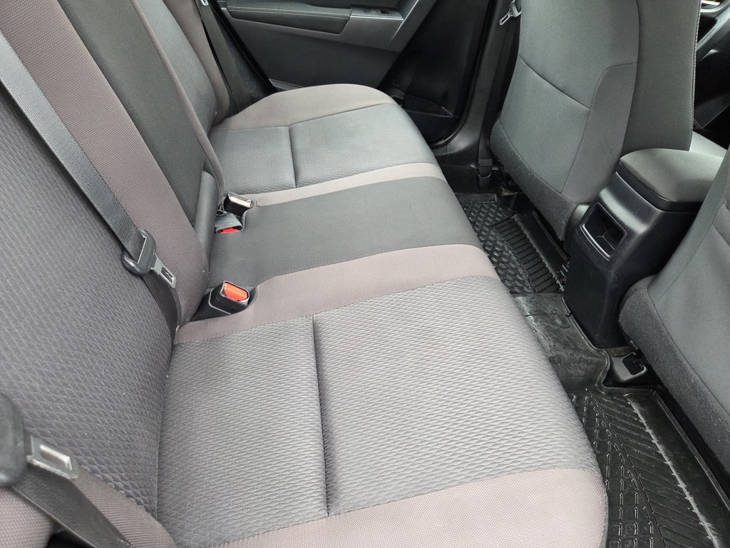 2018 Toyota Corolla LE (A/C) in Mont-Laurier, Quebec - 12 - w1024h768px