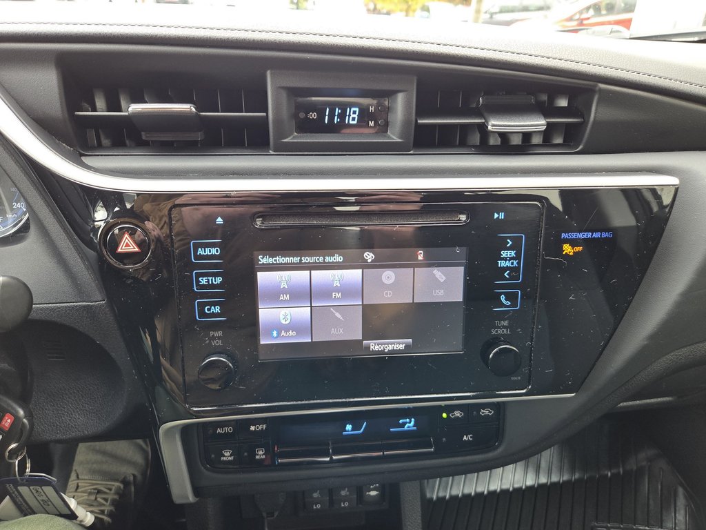 2018 Toyota Corolla LE (A/C) in Mont-Laurier, Quebec - 17 - w1024h768px