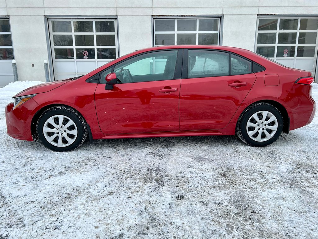 2020 Toyota Corolla LE (A/C) in Mont-Laurier, Quebec - 9 - w1024h768px