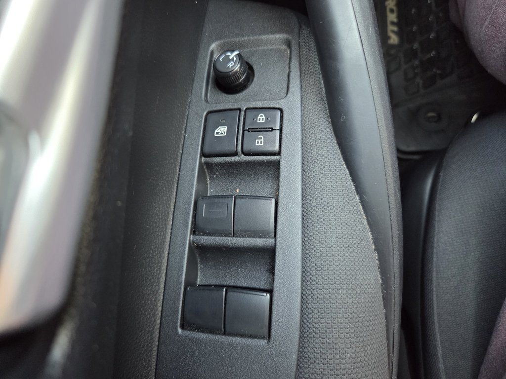 2021 Toyota Corolla Le (A/C) in Mont-Laurier, Quebec - 15 - w1024h768px