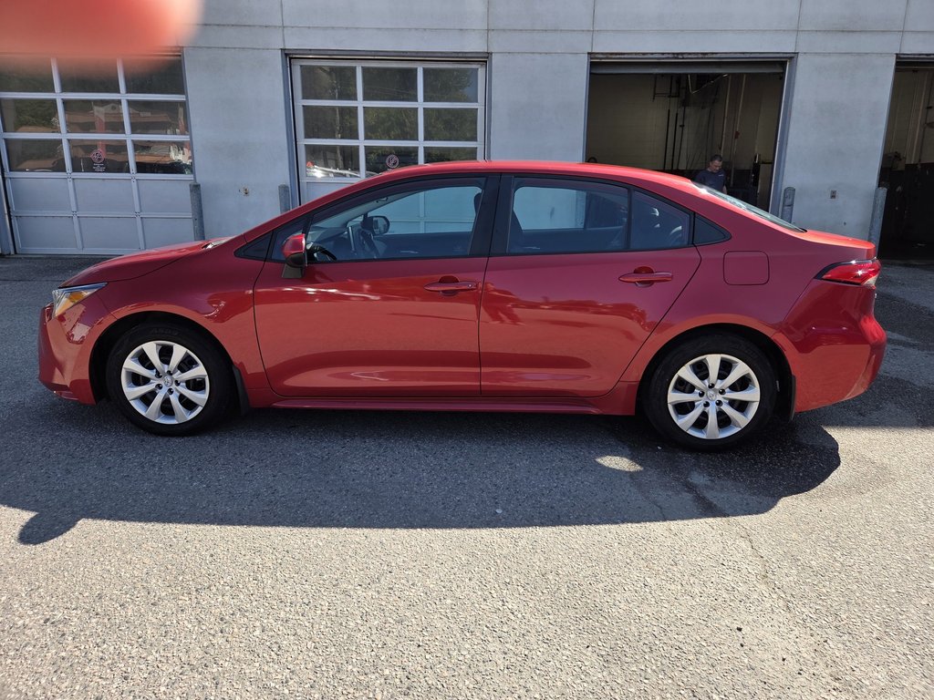 2021 Toyota Corolla Le (A/C) in Mont-Laurier, Quebec - 8 - w1024h768px