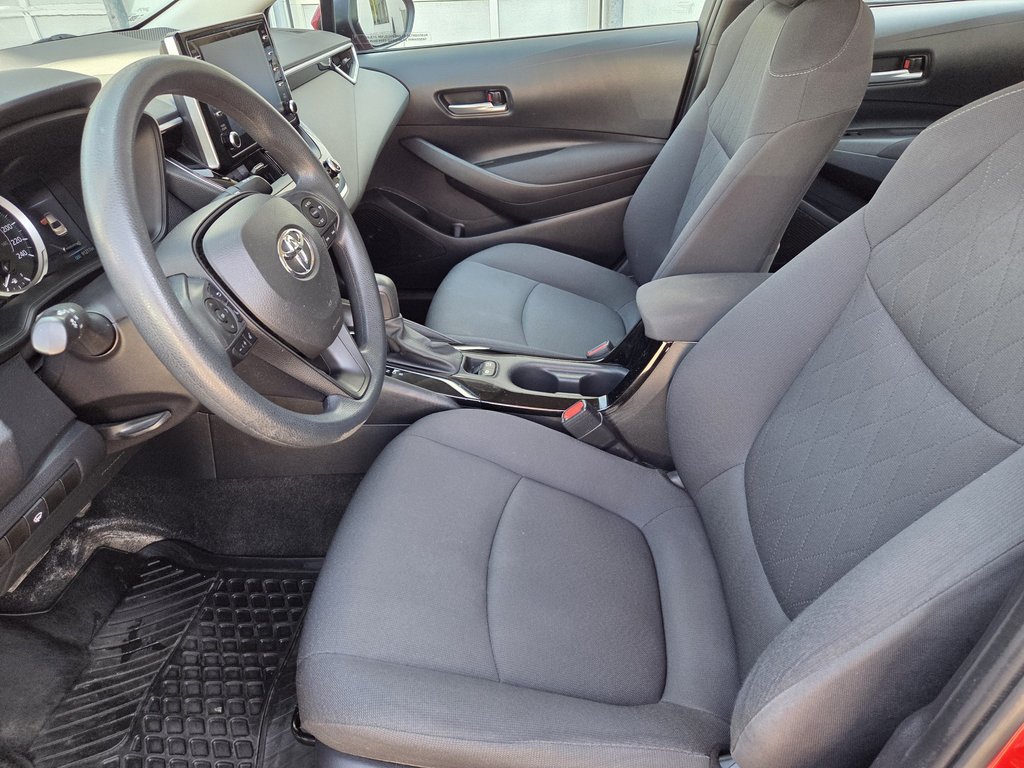 2021 Toyota Corolla Le (A/C) in Mont-Laurier, Quebec - 10 - w1024h768px