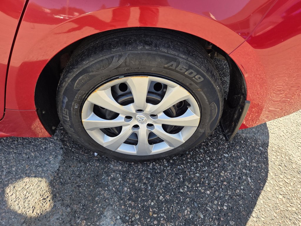 2021 Toyota Corolla Le (A/C) in Mont-Laurier, Quebec - 9 - w1024h768px