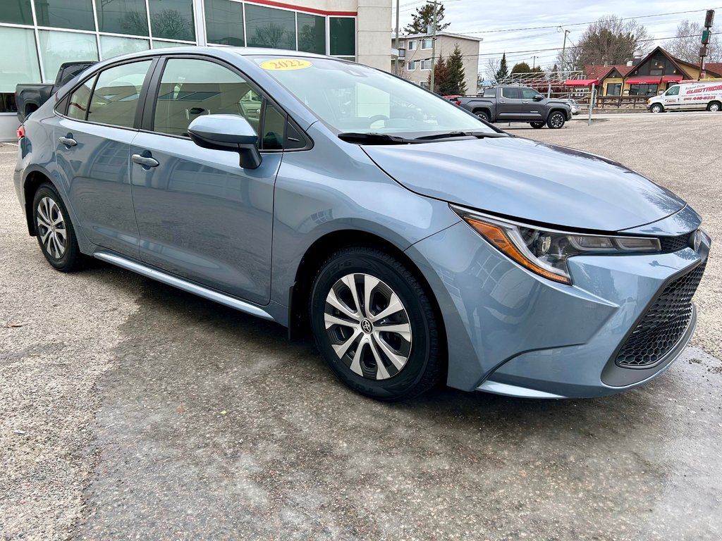 2022 Toyota Corolla Hybride in Mont-Laurier, Quebec - 3 - w1024h768px