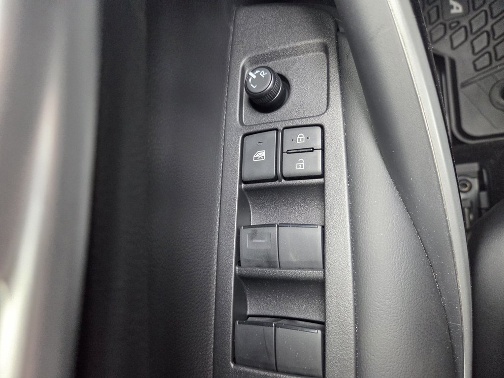 Toyota COROLLA HYBRIDE XSE 2026 à Mont-Laurier, Québec - 12 - w1024h768px