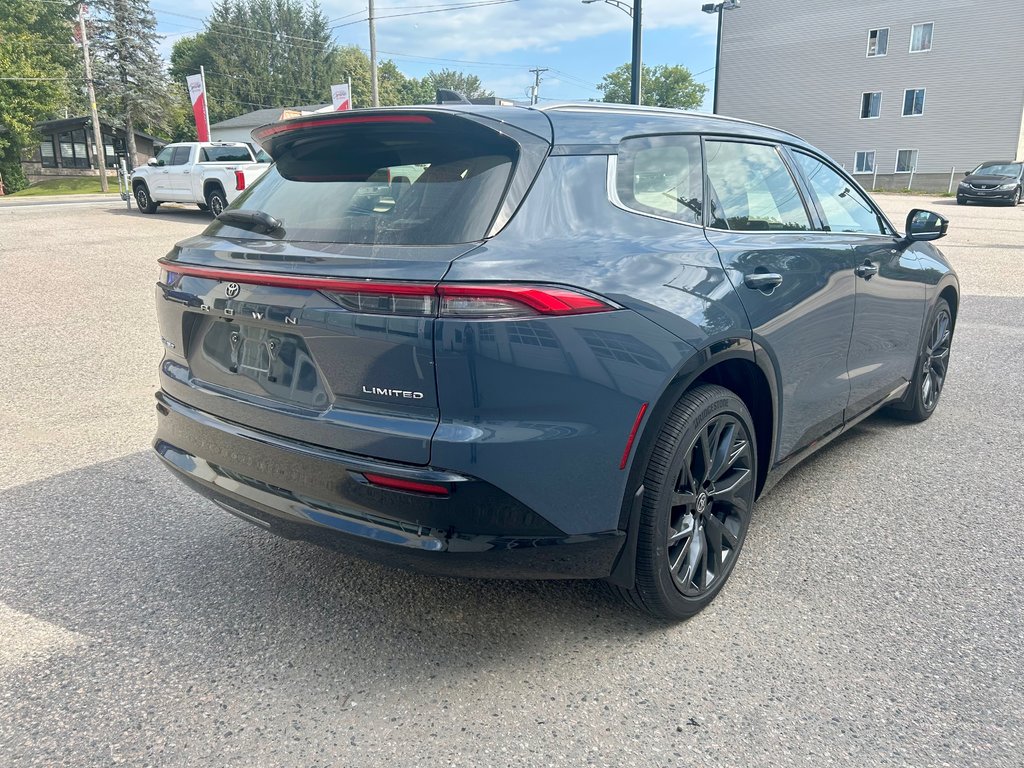 2025 Toyota Crown Signia Limited in Mont-Laurier, Quebec - 5 - w1024h768px