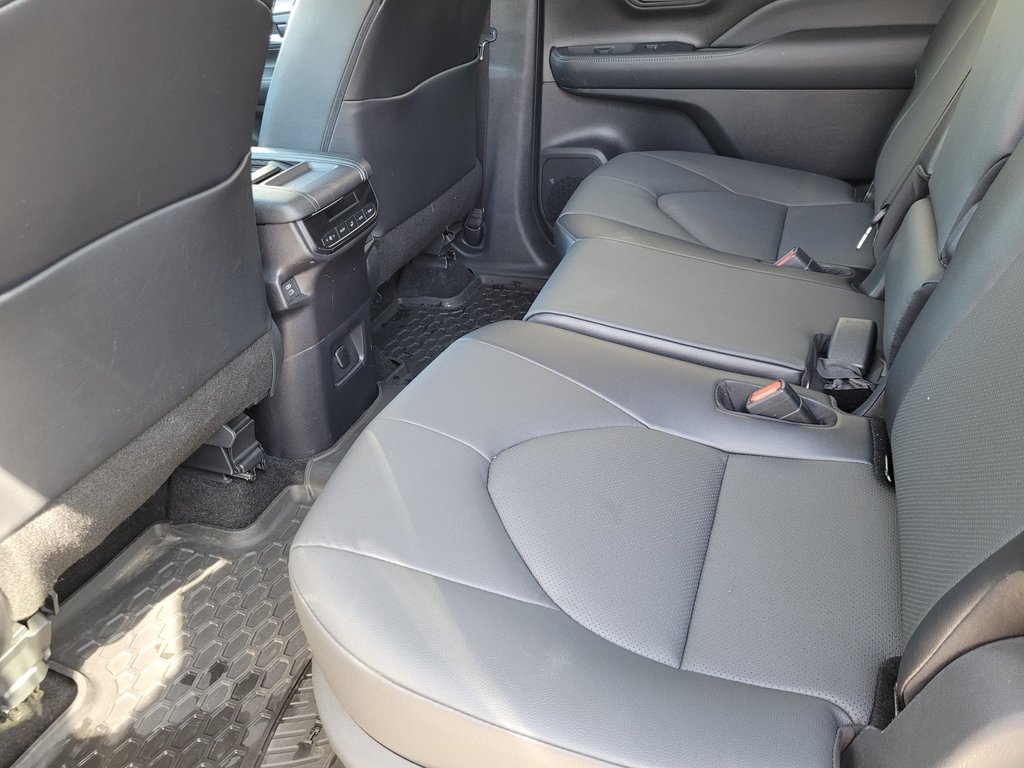 Toyota Grand Highlander XLE (AWD) 2024 à Mont-Laurier, Québec - 15 - w1024h768px
