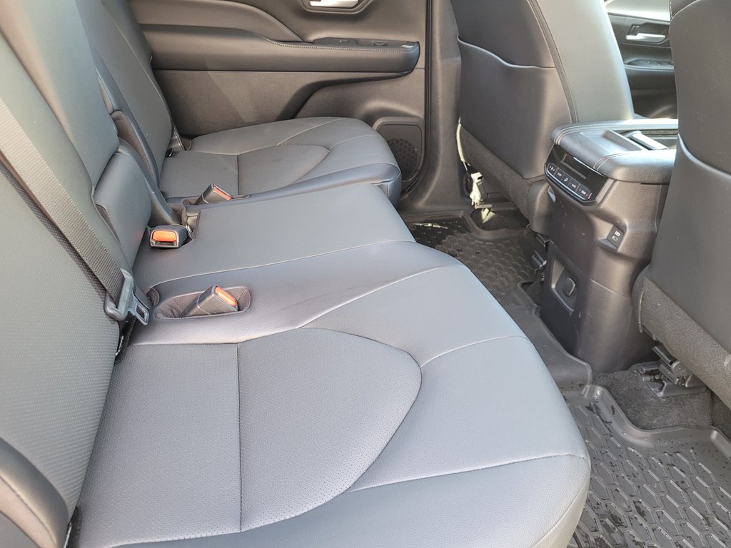 Toyota Grand Highlander XLE (AWD) 2024 à Mont-Laurier, Québec - 14 - w1024h768px