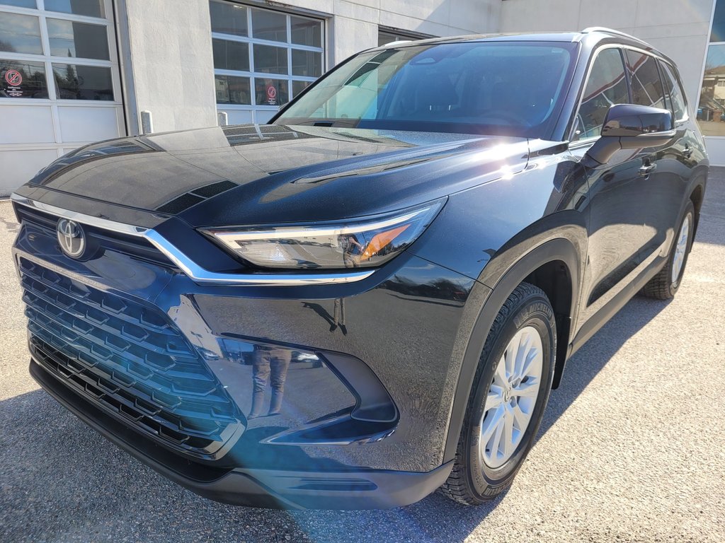Toyota Grand Highlander XLE (AWD) 2024 à Mont-Laurier, Québec - 1 - w1024h768px