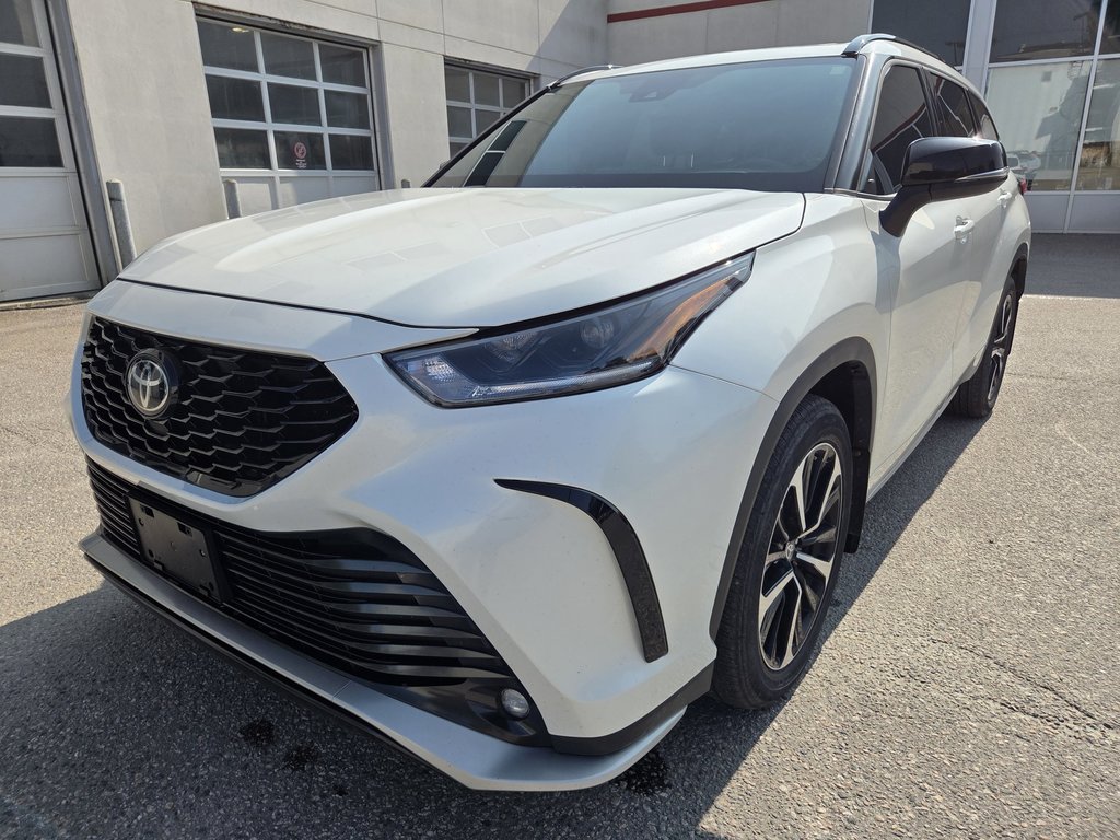 Toyota Highlander XSE (AWD) 2021 à Mont-Laurier, Québec - 1 - w1024h768px