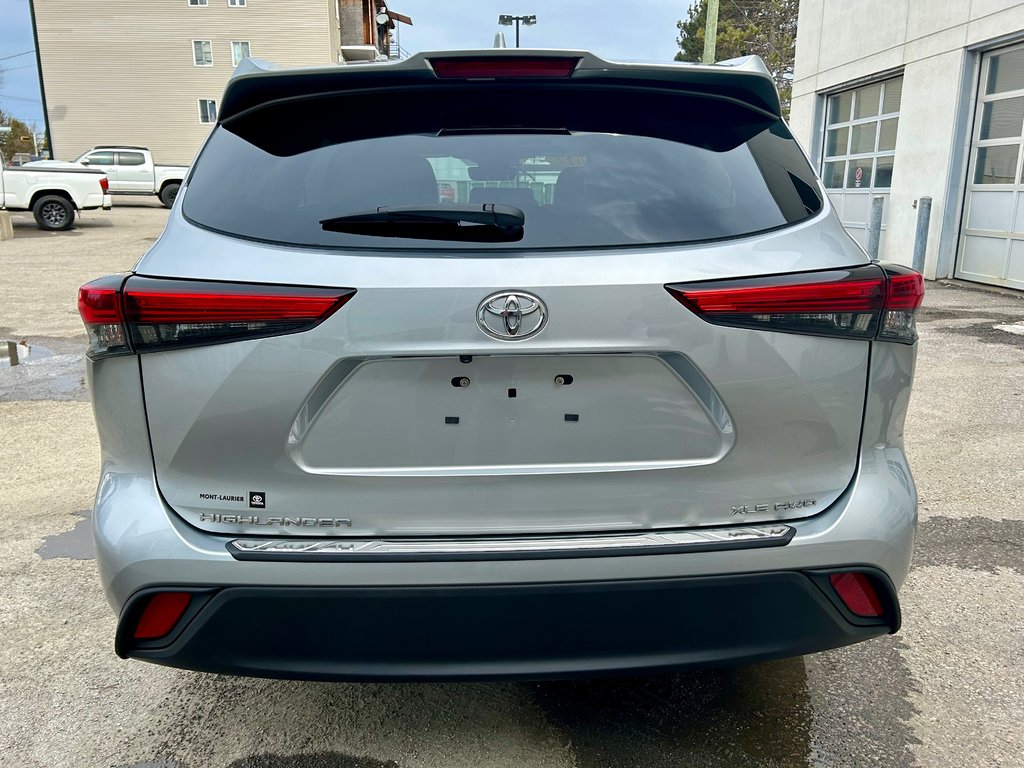 2022 Toyota Highlander XLE (AWD) in Mont-Laurier, Quebec - 6 - w1024h768px