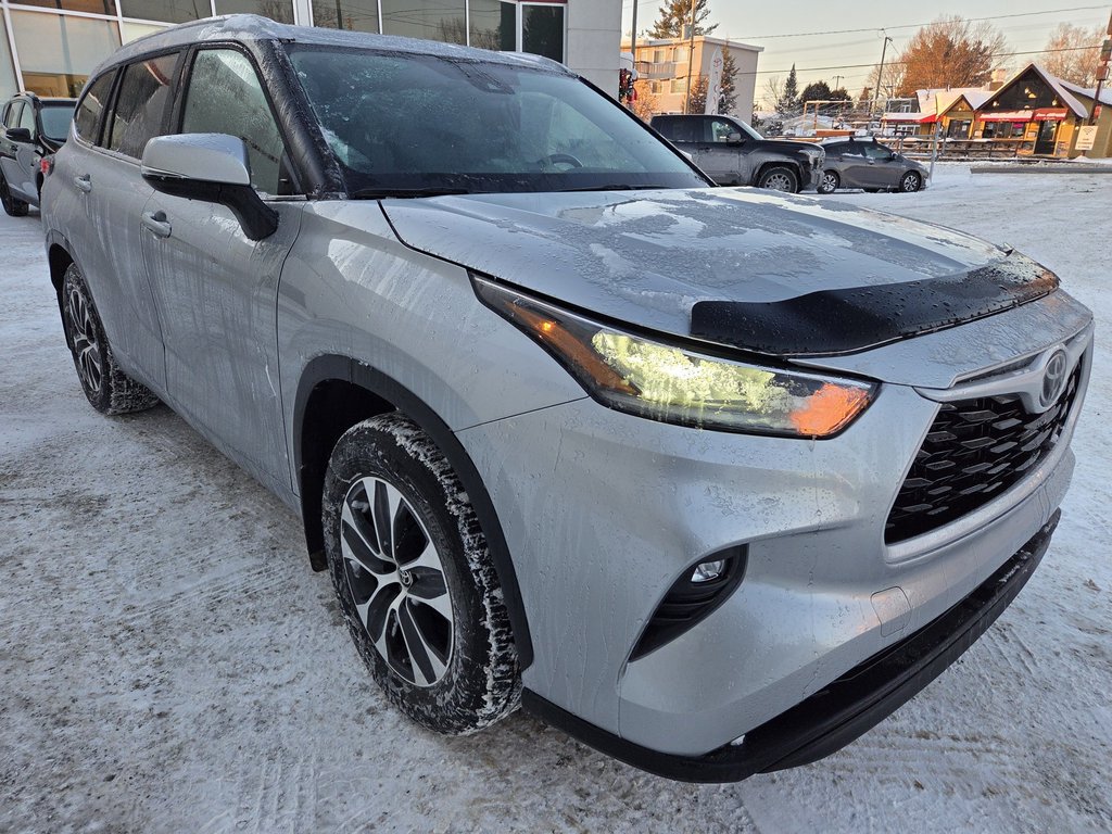 2022 Toyota Highlander XLE in Mont-Laurier, Quebec - 3 - w1024h768px