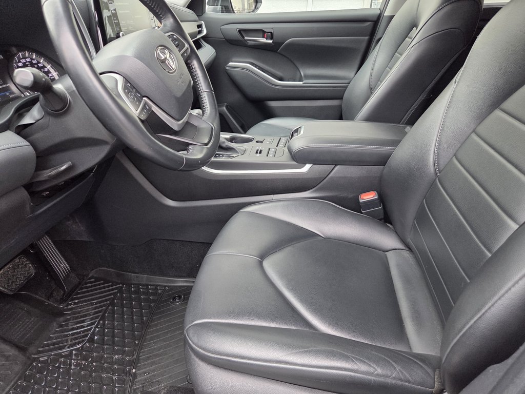 2022 Toyota Highlander XLE in Mont-Laurier, Quebec - 9 - w1024h768px