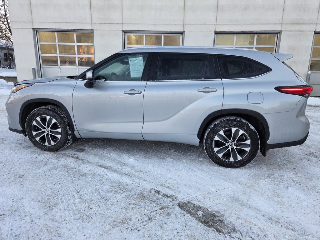 2022 Toyota Highlander XLE in Mont-Laurier, Quebec - 8 - w1024h768px