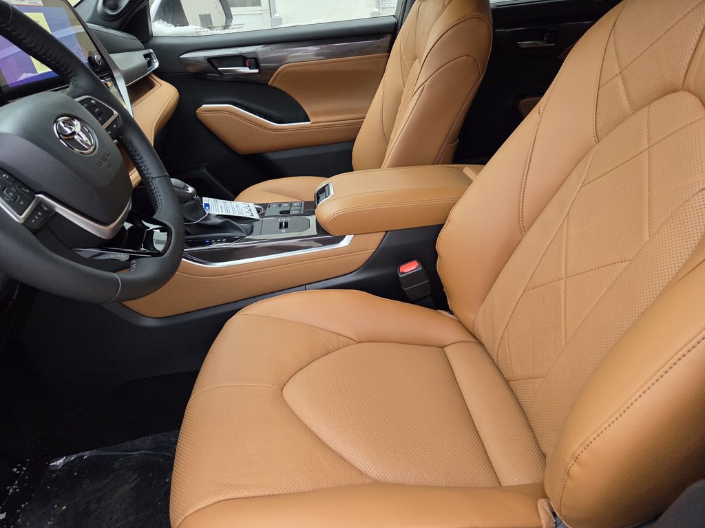 Toyota HIGHLANDER HYBRIDE LIMITÉ 2026 à Mont-Laurier, Québec - 2 - w1024h768px