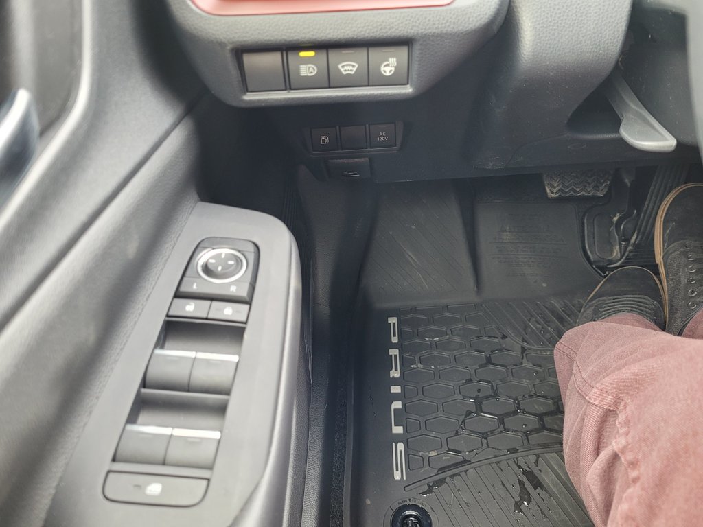 Toyota PRIUS HYBRIDE BRANCHABLE XSE 2025 à Mont-Laurier, Québec - 15 - w1024h768px