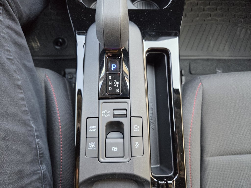 Toyota PRIUS HYBRIDE BRANCHABLE SE 2025 à Mont-Laurier, Québec - 17 - w1024h768px