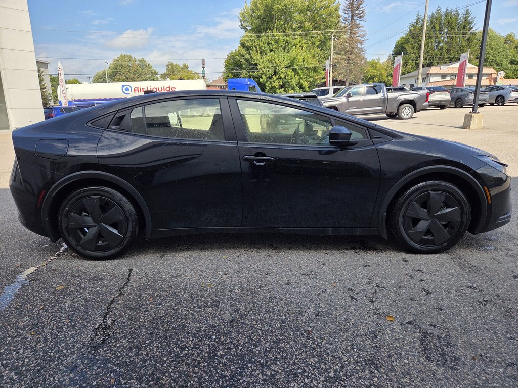 Toyota PRIUS HYBRIDE BRANCHABLE SE 2025 à Mont-Laurier, Québec - 4 - w1024h768px