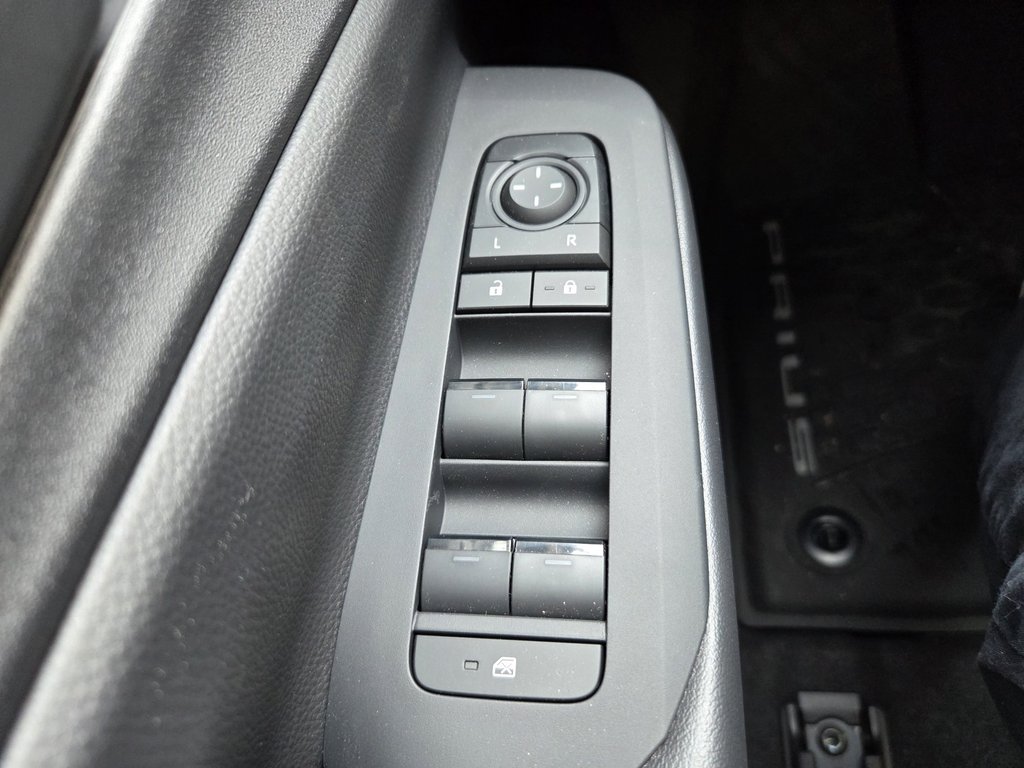 Toyota PRIUS HYBRIDE BRANCHABLE SE 2025 à Mont-Laurier, Québec - 15 - w1024h768px