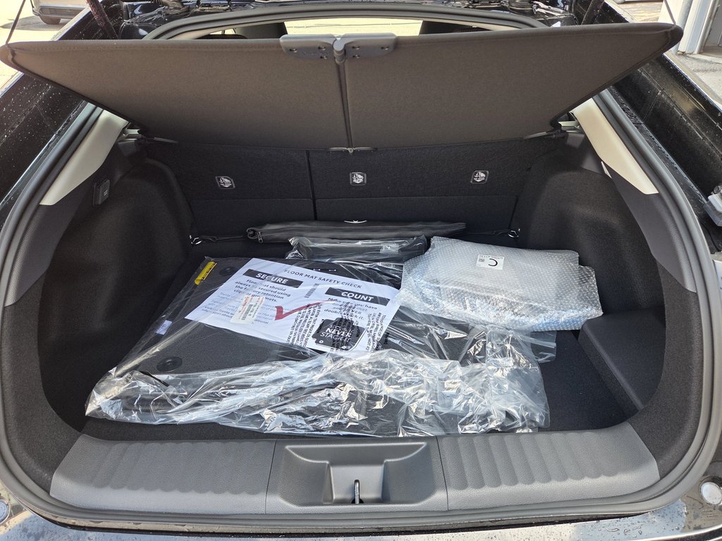 Toyota PRIUS HYBRIDE BRANCHABLE SE 2025 à Mont-Laurier, Québec - 7 - w1024h768px