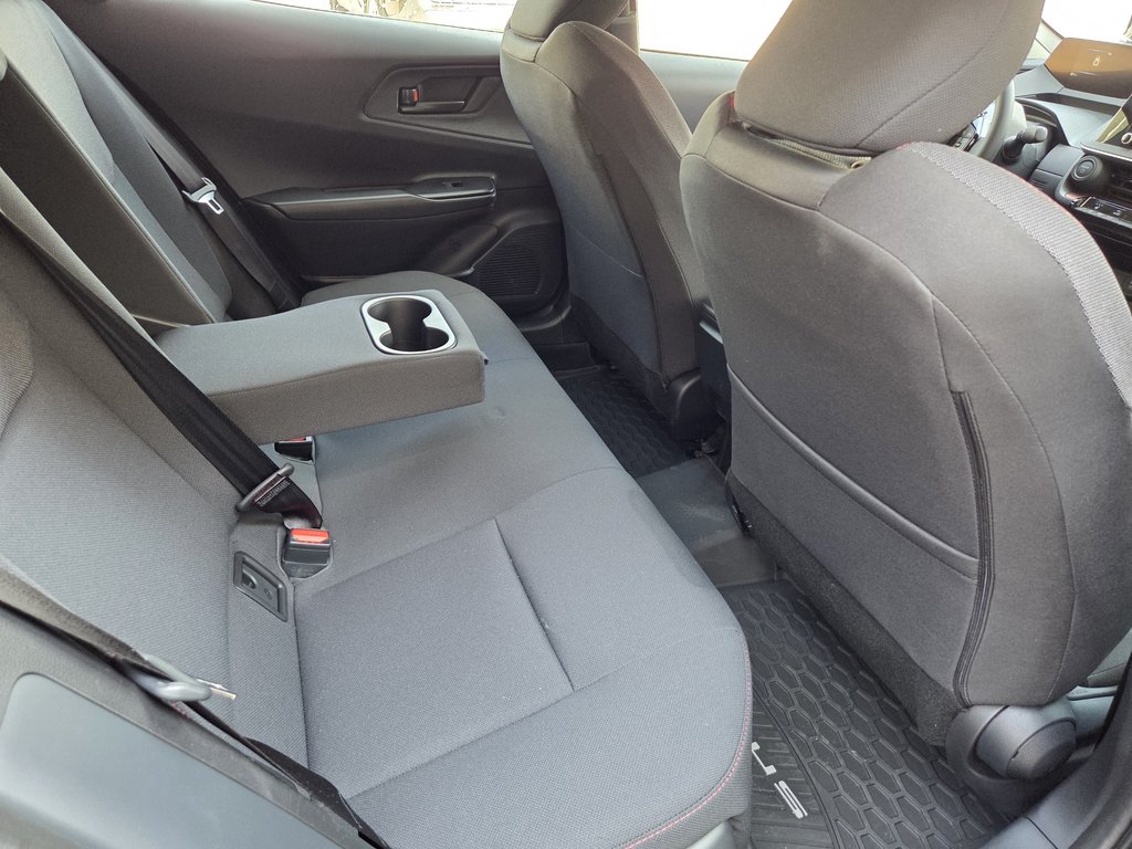 Toyota PRIUS HYBRIDE BRANCHABLE SE 2025 à Mont-Laurier, Québec - 14 - w1024h768px