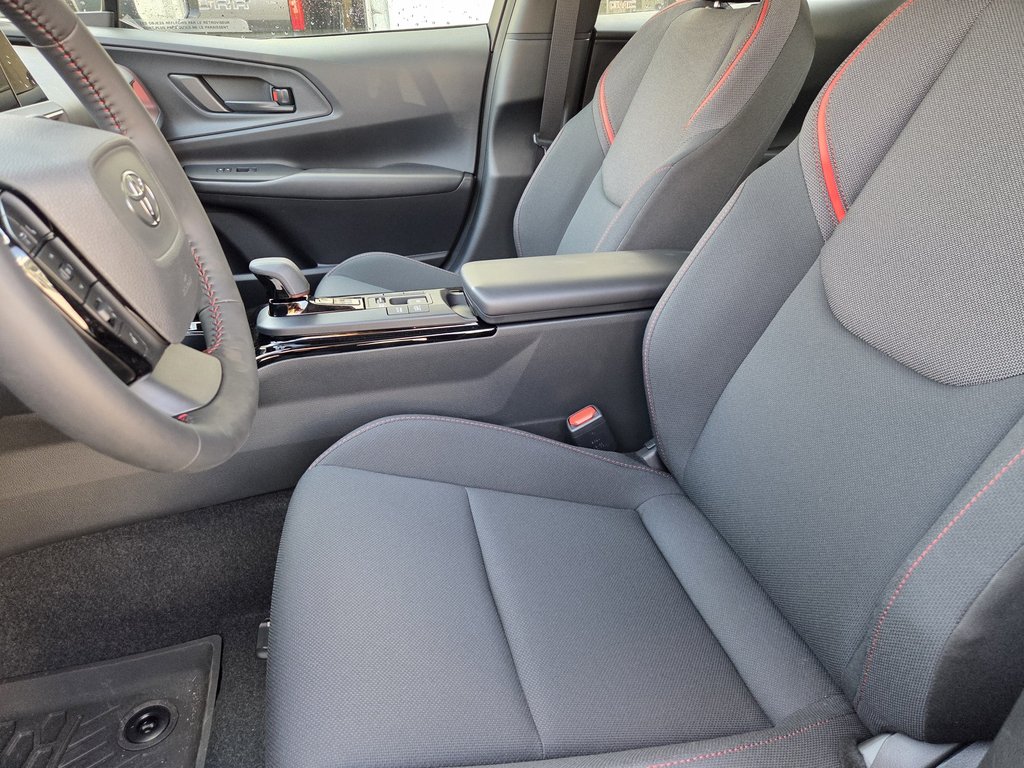 Toyota PRIUS HYBRIDE BRANCHABLE SE 2025 à Mont-Laurier, Québec - 11 - w1024h768px