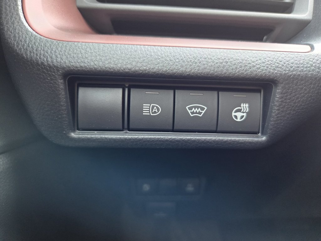 Toyota PRIUS HYBRIDE BRANCHABLE SE 2025 à Mont-Laurier, Québec - 16 - w1024h768px