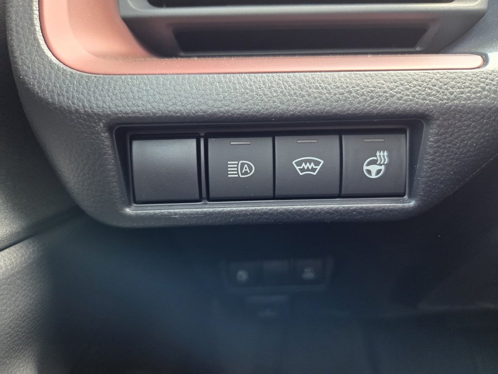 Toyota PRIUS HYBRIDE BRANCHABLE SE 2025 à Mont-Laurier, Québec - 16 - w1024h768px