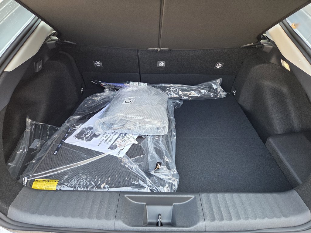 Toyota PRIUS HYBRIDE BRANCHABLE SE 2025 à Mont-Laurier, Québec - 7 - w1024h768px