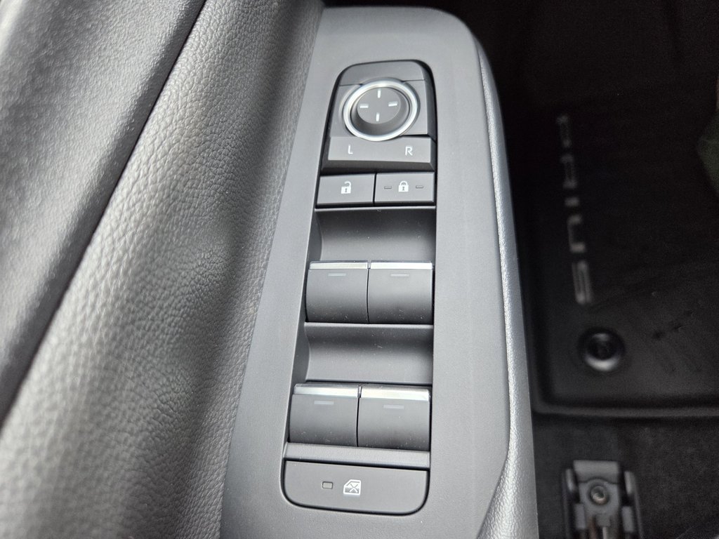 Toyota PRIUS HYBRIDE BRANCHABLE XSE 2025 à Mont-Laurier, Québec - 16 - w1024h768px