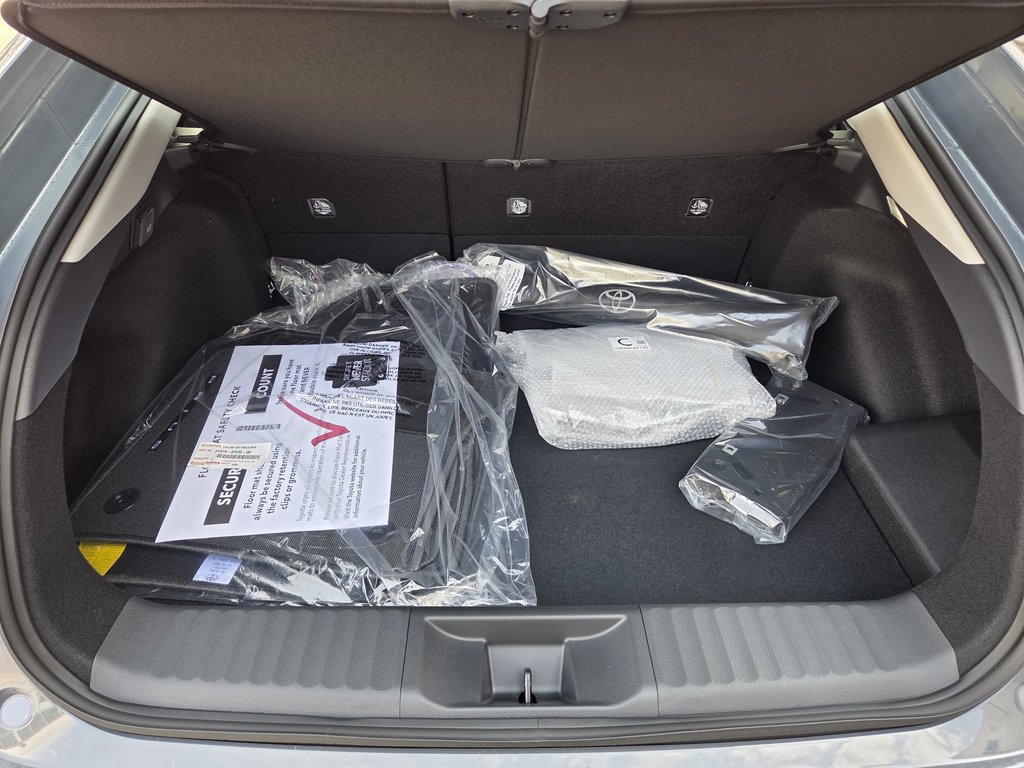 Toyota PRIUS HYBRIDE BRANCHABLE SE 2026 à Mont-Laurier, Québec - 7 - w1024h768px