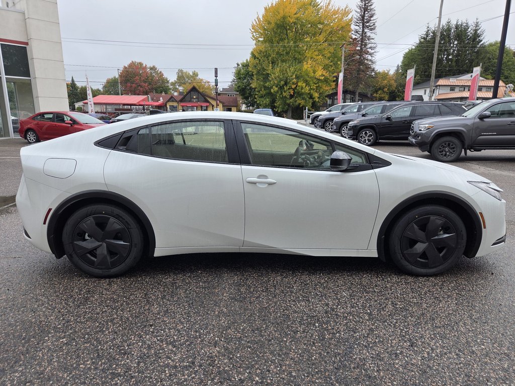 2026 Toyota PRIUS HYBRIDE BRANCHABLE SE in Mont-Laurier, Quebec - 4 - w1024h768px