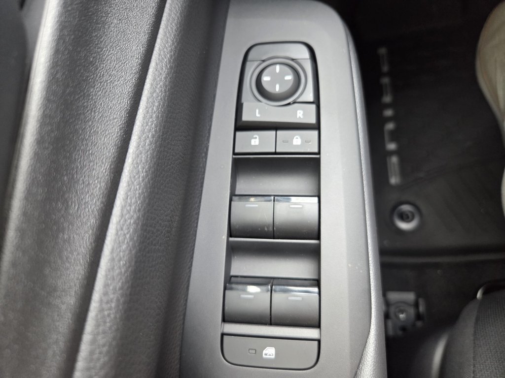 2026 Toyota PRIUS HYBRIDE BRANCHABLE SE in Mont-Laurier, Quebec - 14 - w1024h768px