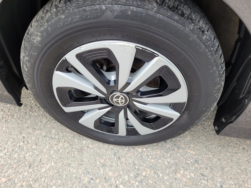 2019 Toyota PRIUS PRIME in Mont-Laurier, Quebec - 10 - w1024h768px