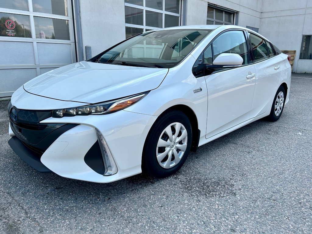 2020 Toyota PRIUS PRIME Upgrade in Mont-Laurier, Quebec - 1 - w1024h768px