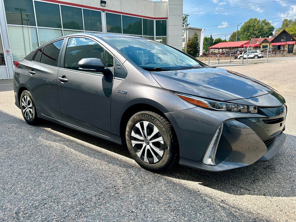 2022 Toyota PRIUS PRIME in Mont-Laurier, Quebec - 3 - w1024h768px