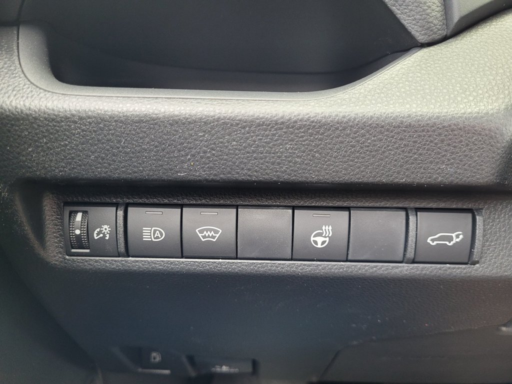 Toyota RAV4 HYBRIDE RECHARGEABLE SE 2025 à Mont-Laurier, Québec - 15 - w1024h768px