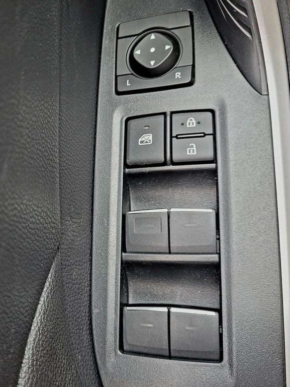 Toyota RAV4 HYBRIDE RECHARGEABLE SE 2025 à Mont-Laurier, Québec - 19 - w1024h768px