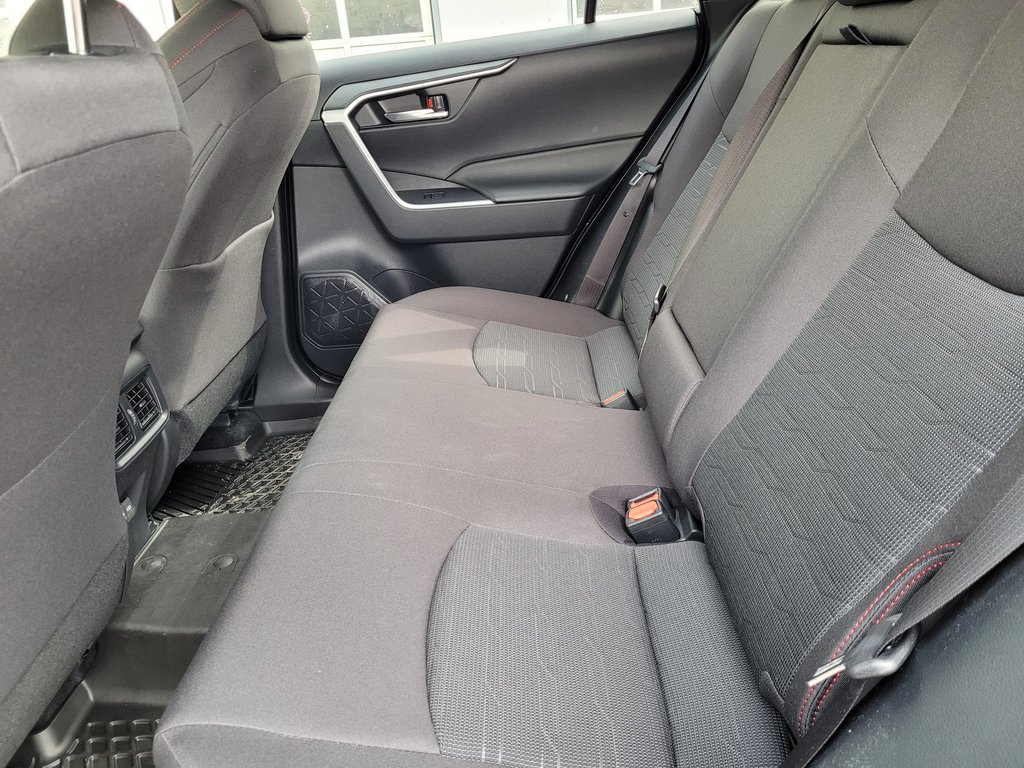 Toyota RAV4 HYBRIDE RECHARGEABLE SE 2025 à Mont-Laurier, Québec - 12 - w1024h768px