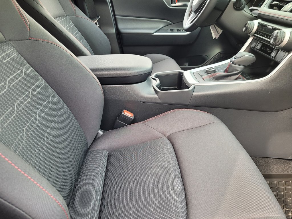 Toyota RAV4 HYBRIDE RECHARGEABLE SE 2025 à Mont-Laurier, Québec - 11 - w1024h768px