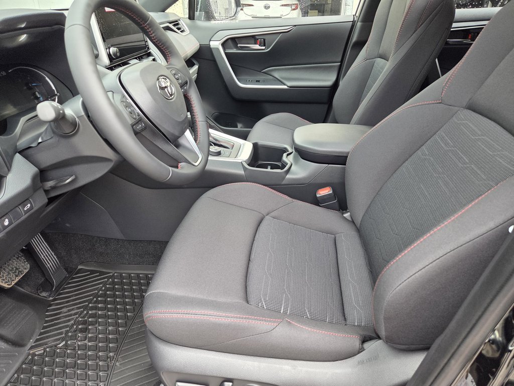 Toyota RAV4 HYBRIDE RECHARGEABLE SE 2025 à Mont-Laurier, Québec - 9 - w1024h768px