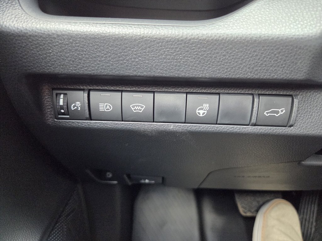 Toyota RAV4 HYBRIDE RECHARGEABLE SE 2025 à Mont-Laurier, Québec - 12 - w1024h768px